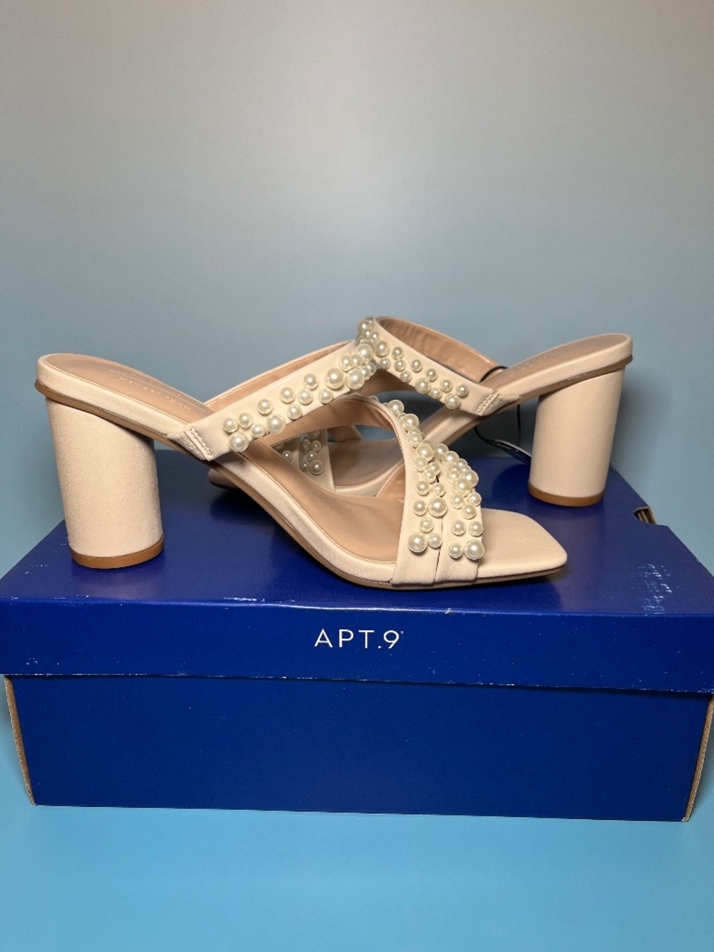 Women’s Heels Memory Foam & Pearls - Size 7 Wmns